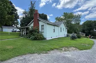 816 W Haymore St, Mount Airy, NC 27030 - Photo 10