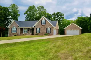 132 Feather Ridge Cir, Reidsville, NC 27320 - Photo 1