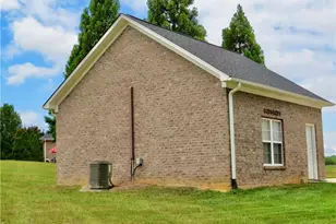 132 Feather Ridge Cir, Reidsville, NC 27320 - Photo 34