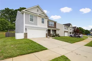 431 Hancock Dr, Kernersville, NC 27284 - Photo 2
