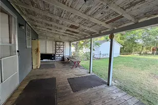 813 W Main St, Yadkinville, NC 27055 - Photo 20