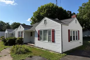 813 W Main St, Yadkinville, NC 27055 - Photo 2