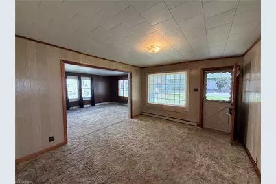 813 W Main Street, Yadkinville, NC 27055 - Photo 6