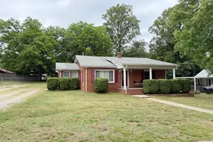 308 Hubbard St, Reidsville, NC 27320 - Photo 2