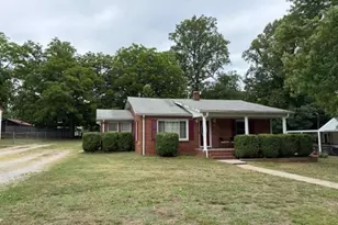 308 Hubbard St, Reidsville, NC 27320 - Photo 1