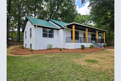 701 Willowmoore Avenue, Thomasville, NC 27360 - Photo 2