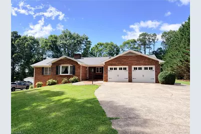 204 Windsor Park Drive, Dobson, NC 27017 - Photo 2