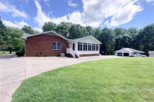 204 Windsor Park Dr, Dobson, NC 27017 - Photo 40