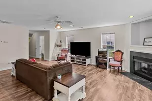 929 Peachtree Meadows Cir, Kernersville, NC 27284 - Photo 10
