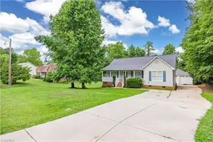 777 Raintree Ct, Randleman, NC 27317 - Photo 2