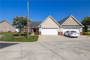 1306 Bayswater Dr, High Point, NC 27265 - Photo 2