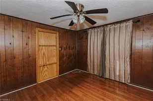 1364 Rauhut St, Burlington, NC 27217 - Photo 22