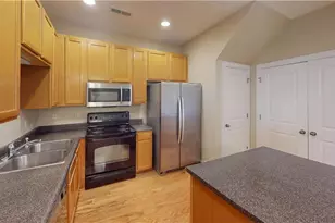 378 Summergate Dr, Winston-Salem, NC 27103 - Photo 2