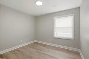 805 Haywood St, Greensboro, NC 27403 - Photo 14