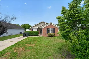 904 Rauhut St, Burlington, NC 27217 - Photo 1