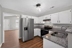 904 Rauhut St, Burlington, NC 27217 - Photo 10