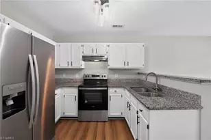 904 Rauhut St, Burlington, NC 27217 - Photo 8