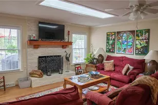 5015 Edinborough Rd, Greensboro, NC 27406 - Photo 10