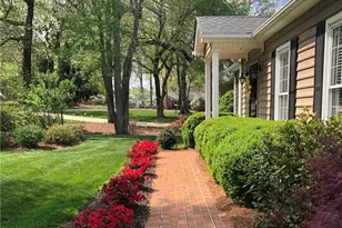 5015 Edinborough Rd, Greensboro, NC 27406 - Photo 4