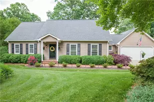 5015 Edinborough Rd, Greensboro, NC 27406 - Photo 2