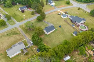 2563 Foxfire Ln, Burlington, NC 27217 - Photo 38