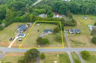 2563 Foxfire Ln, Burlington, NC 27217 - Photo 32