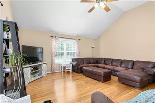 2563 Foxfire Ln, Burlington, NC 27217 - Photo 8