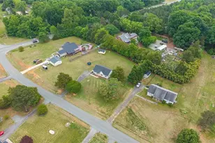 2563 Foxfire Ln, Burlington, NC 27217 - Photo 34