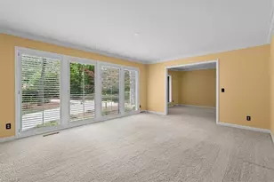 4721 Ramblewood Dr, Greensboro, NC 27406 - Photo 10