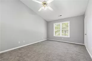 4002 Auburn Hills Dr, Greensboro, NC 27407 - Photo 20