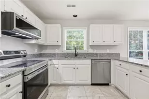 4002 Auburn Hills Dr, Greensboro, NC 27407 - Photo 16