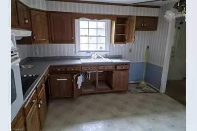 4309 Belfield Drive, Greensboro, NC 27405 - Photo 6