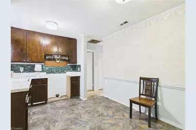 427 Clark Avenue, Greensboro, NC 27406 - Photo 6