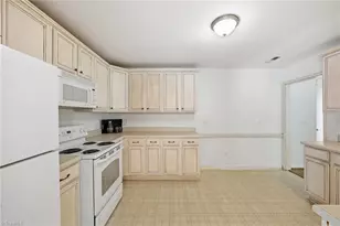 514 Walnut Crossing Dr, Whitsett, NC 27377 - Photo 8