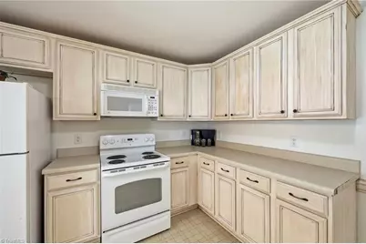 514 Walnut Crossing Drive, Whitsett, NC 27377 - Photo 10
