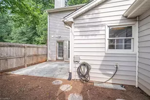 2532 Cottage Pl, Greensboro, NC 27455 - Photo 28