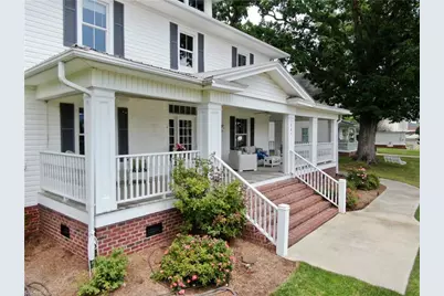 207 W Main Street #B, Pilot Mountain, NC 27041 - Photo 2