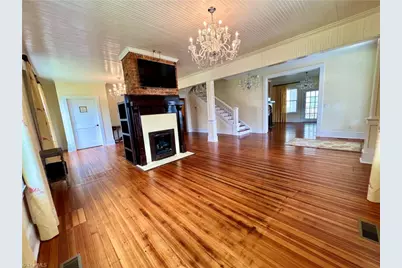 207 W Main Street #B, Pilot Mountain, NC 27041 - Photo 12