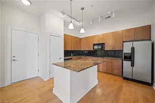 810 W 4th St, Winston-Salem, NC 27101 - Photo 2