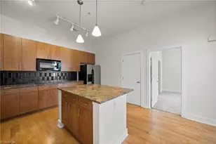 810 W 4th St, Winston-Salem, NC 27101 - Photo 12