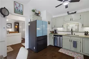 24 Collwood Ct, Greensboro, NC 27409 - Photo 12