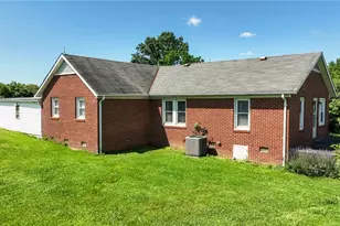 820 Suncrest Orchard Rd, North Wilkesboro, NC 28659 - Photo 26