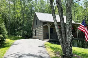 287 Hill St, Sparta, NC 28675 - Photo 2