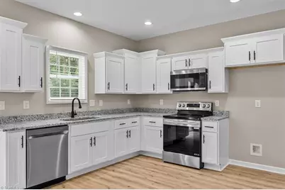 655 Woodland Circle, Asheboro, NC 27203 - Photo 8