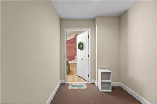 4752 Tatton Park Cir, Winston-Salem, NC 27103 - Photo 4