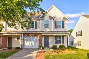 312 Robyns Gln Cir, Greensboro, NC 27409 - Photo 2