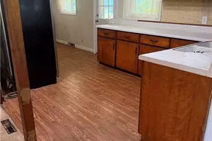 612 School St, Walnut Cove, NC 27052 - Photo 6