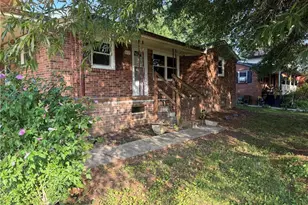 612 School St, Walnut Cove, NC 27052 - Photo 2