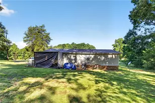 554 Kindley Rd, Thomasville, NC 27360 - Photo 16