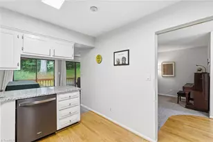 204 Lamplighter Cir, Winston-Salem, NC 27104 - Photo 12